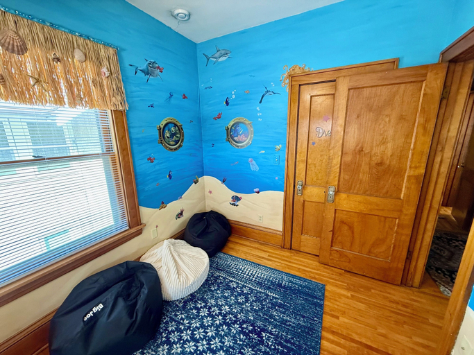 Bedroom 4, Urban Retreat, Hennepin