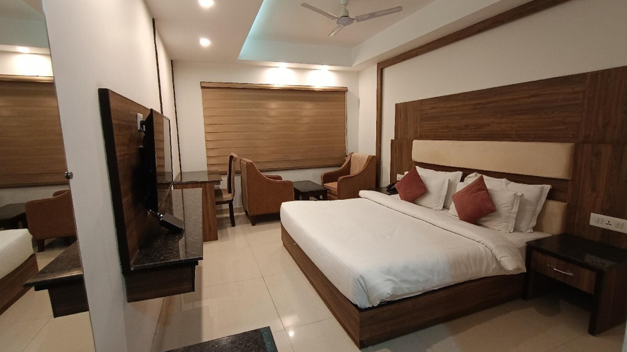 Room 5, Hotel NJ Portico, Dehradun