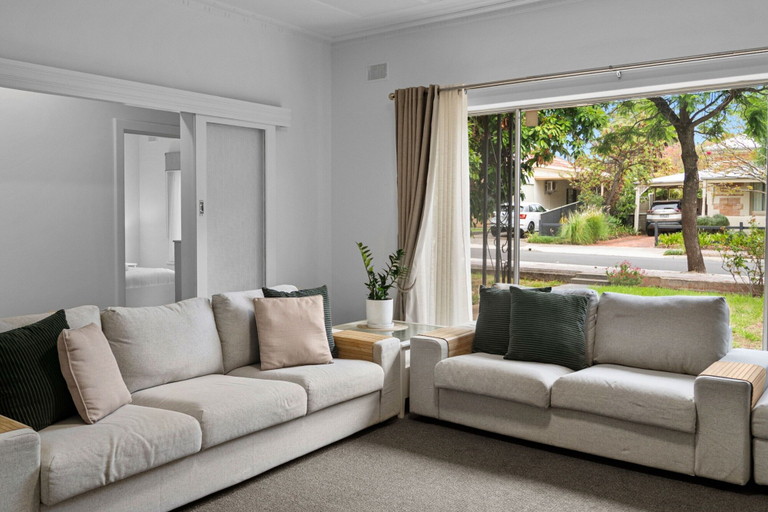 Living room 4, Spacious 3-bed Home in Payneham South, Adelaide