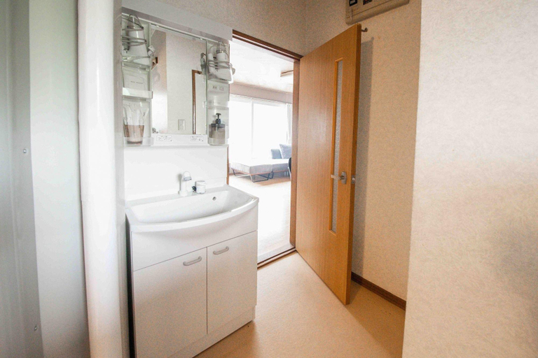Bathroom 3, Landmark Annex, Furano
