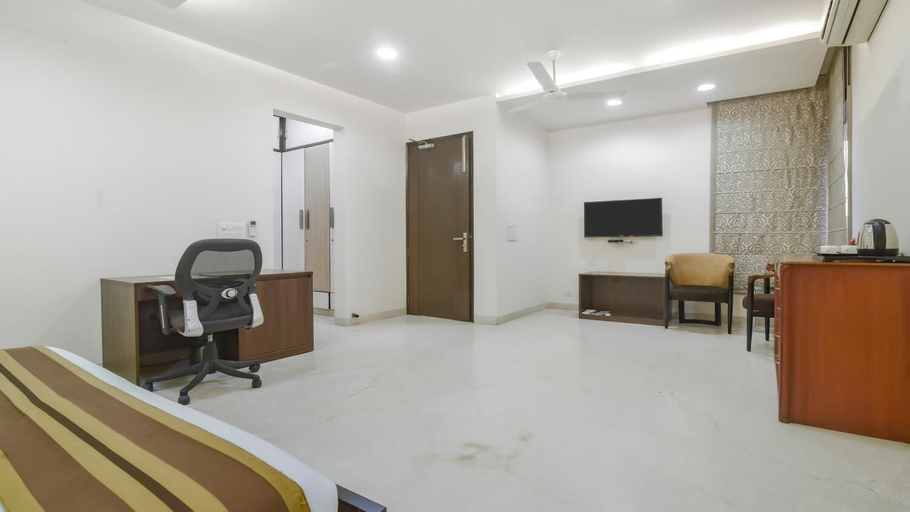 Bedroom 2, Royal Residence Cyber City, Gurgaon