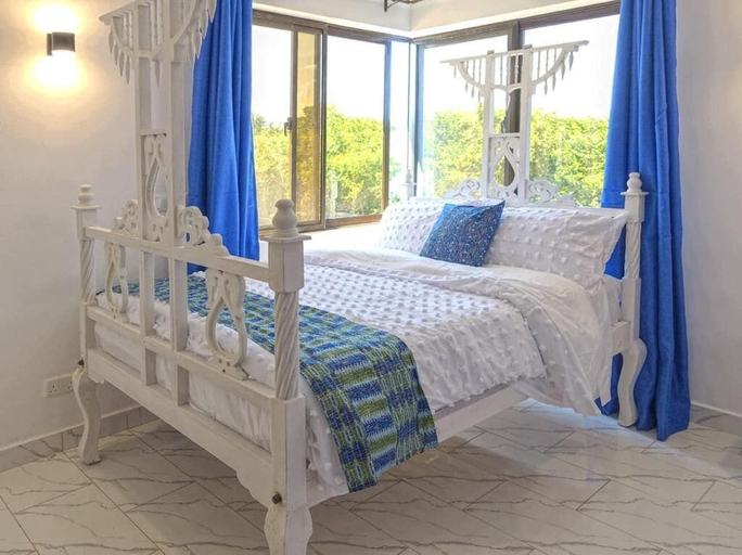 Room 3, Casa Marabella Holiday Apartments, Msambweni