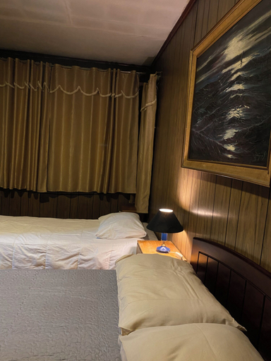 Room 4, Hostal del Rey, Magallanes