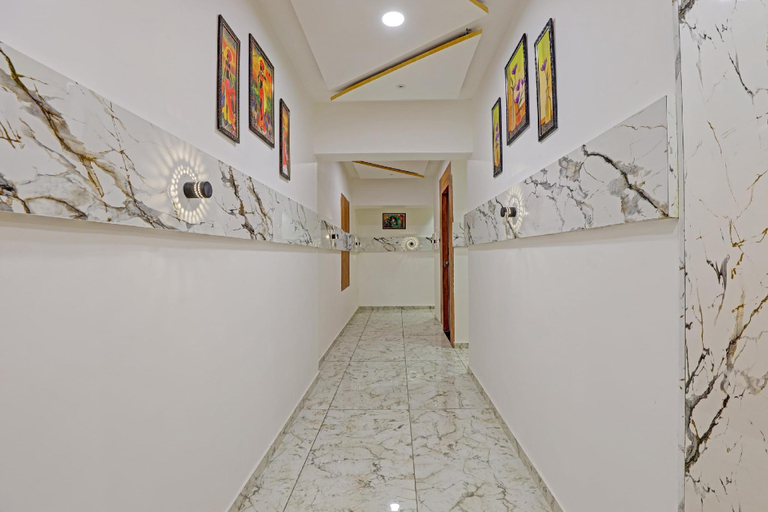 Lobby 4, Super Hotel O by OYO Reet Villa, Ahmadabad