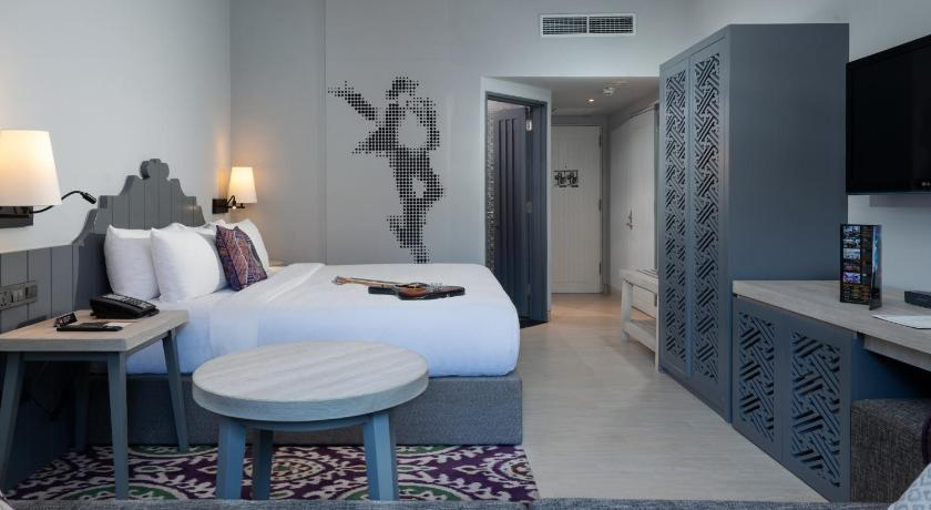 bedroom 28