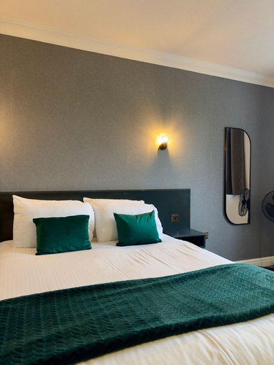 Bedroom 3, Hotel Wrexham, Wrexham