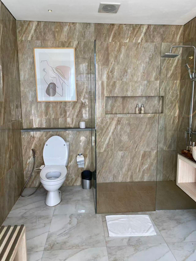 bathroom 17