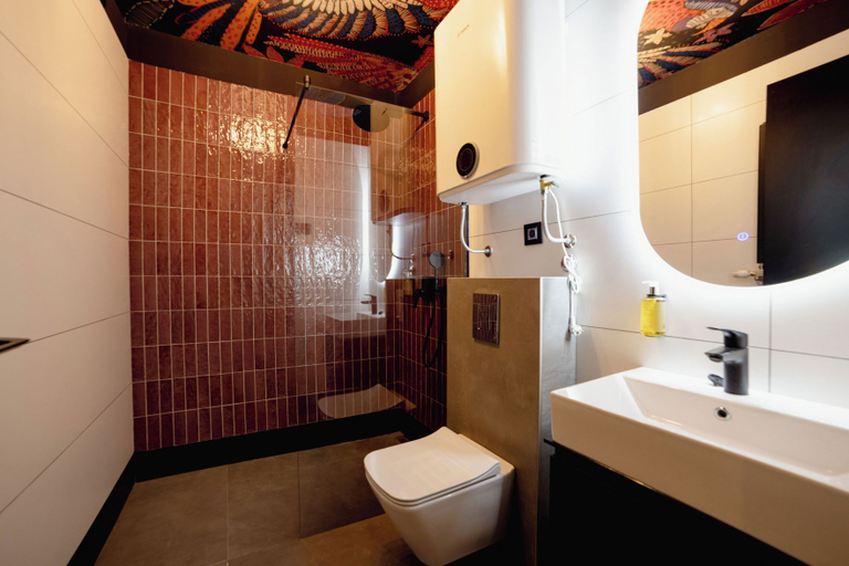 Bathroom 3, Kron, Novi Sad