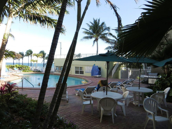 Food & Drinks, Silver Seas Beach Resort, Broward