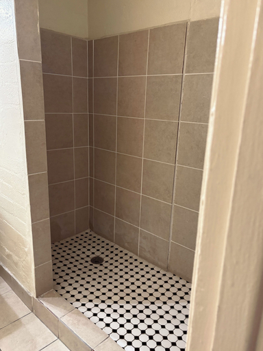 Bathroom 5, Border Motel, Imperial