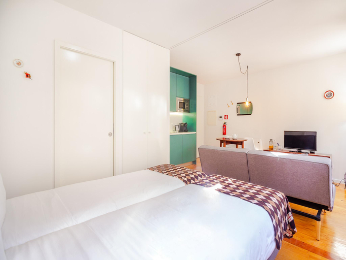 5, Central Porto apartment with balcony, Porto