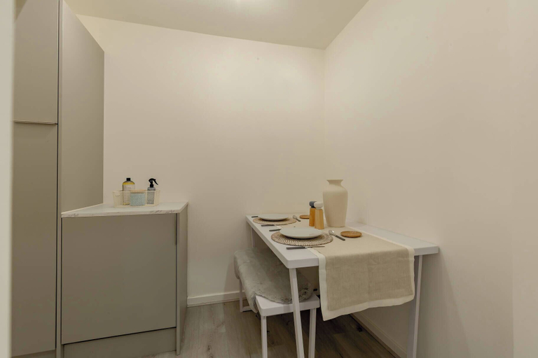 Dining, Modern Wheatfield Apartment, Edinburgh