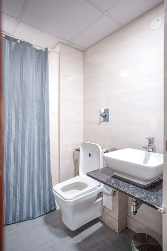 Bathroom 3, Yello Stays ITPL, Bangalore
