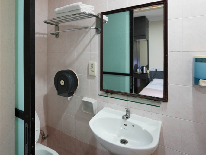 bathroom 6