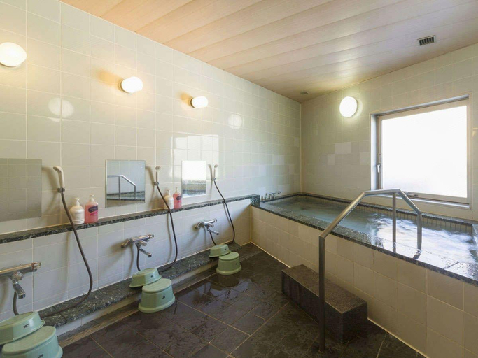 Bathroom, Palais Blanc Koshikaikan, Toyama