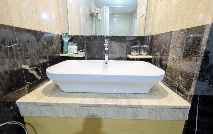 bathroom 6