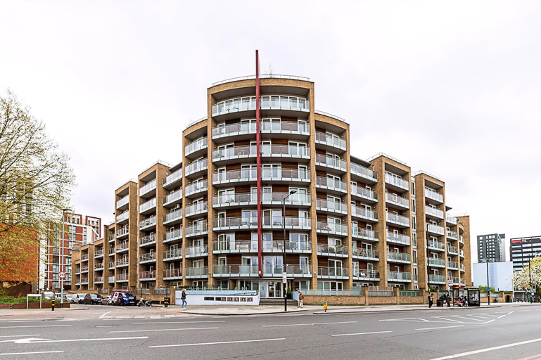 Exterior & Views 2, Bright Battersea Apartment, London