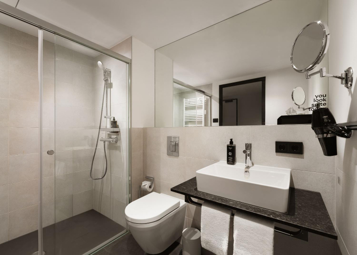 Bathroom 4, Nena Apartments Munchen City, München