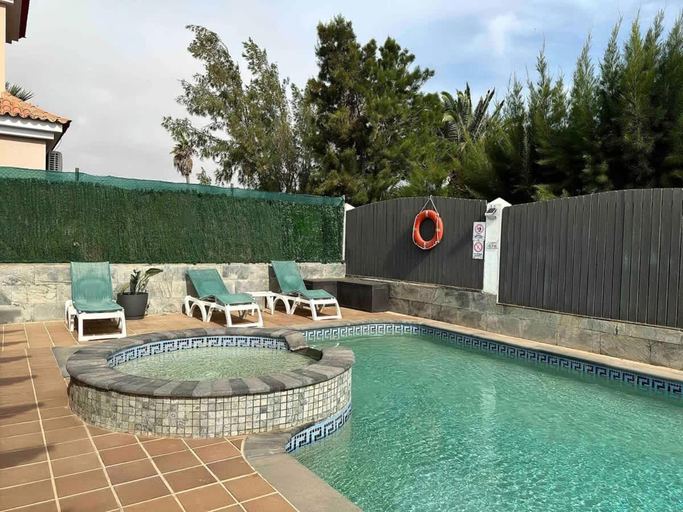 Sport & Beauty 4, Villa familiar con piscina, barbacoa y WIFI, Las Palmas