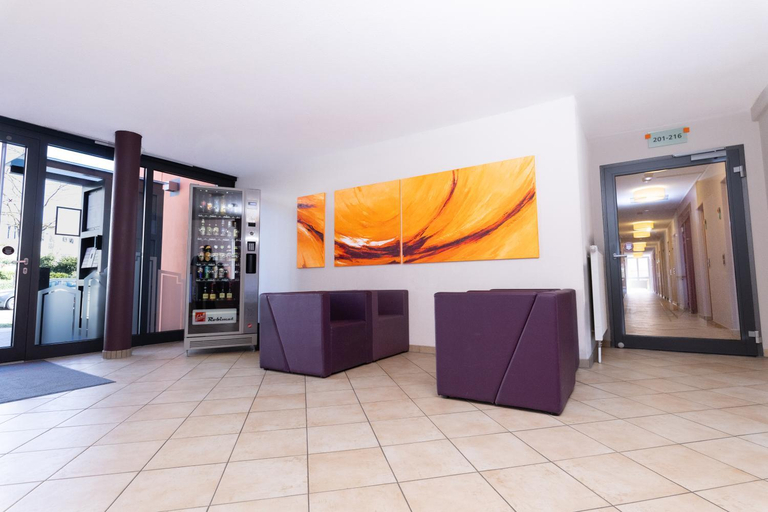 Public Area 2, med Apart, Erlangen