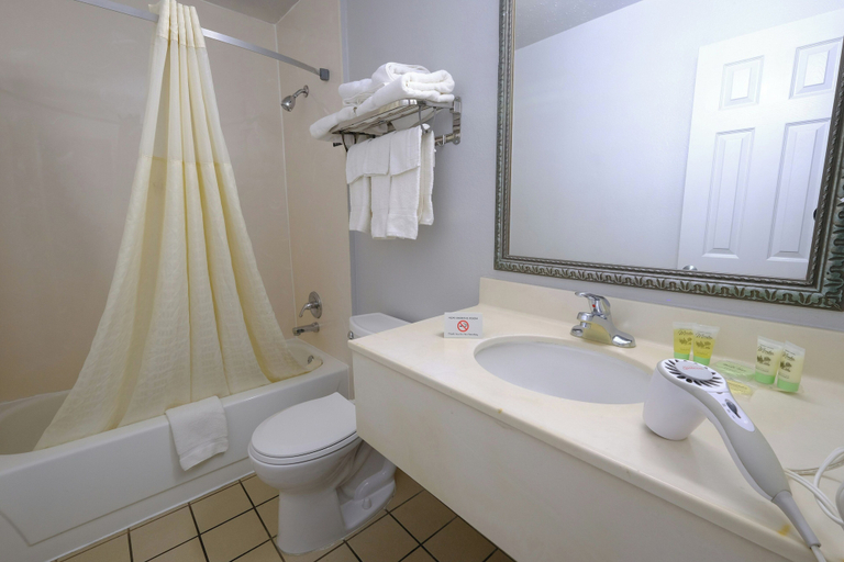 Bathroom 4, M star Hotel Searcy, White