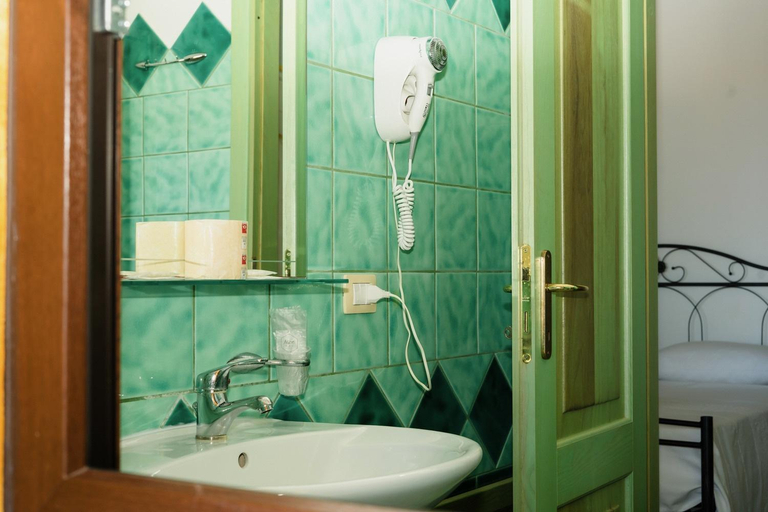 Bathroom 4, Hotel Residence La Ciaccia, Sassari