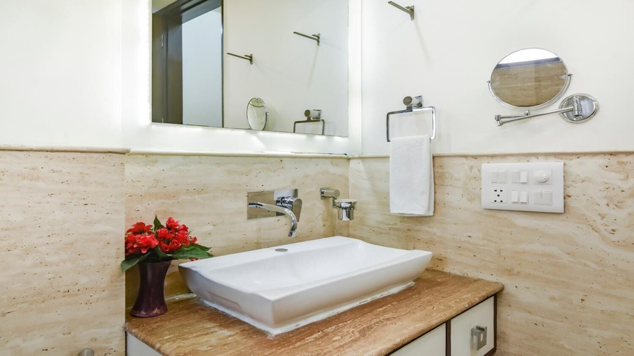 Bathroom 3, Royal Residence Cyber City, Gurgaon