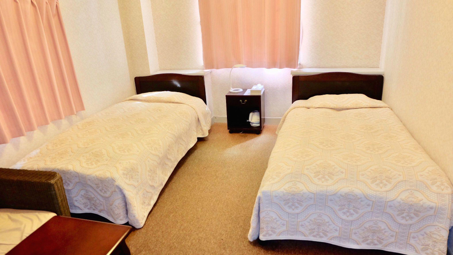 Bedroom 2, Hotel Palm Beach, Unknown7