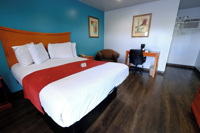 Bedroom 3, M star Hotel Searcy, White
