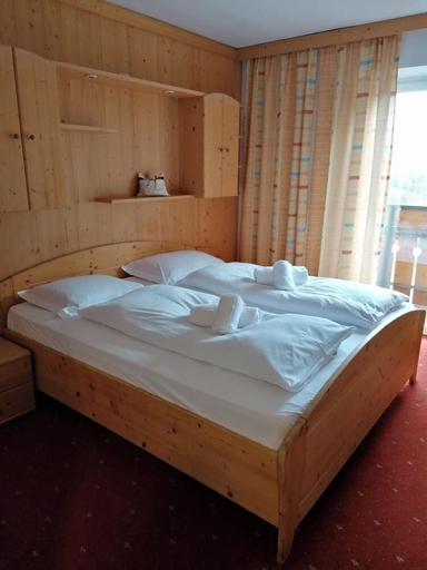 Bedroom 4, Hotel Schönwies, Bolzano