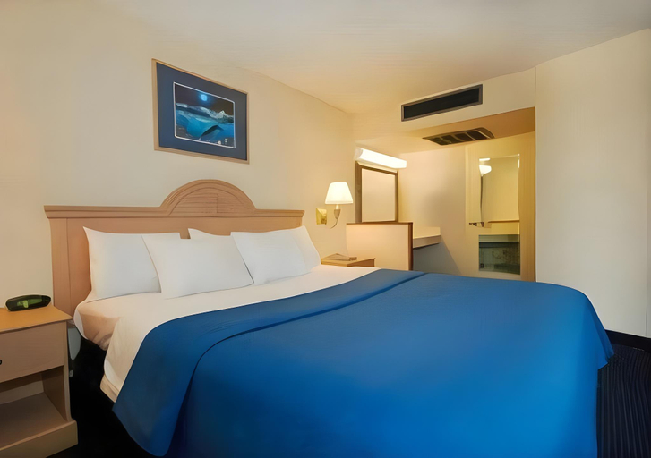 Bedroom 2, Quality Inn & Suites Corpus Christi Beachside, Nueces