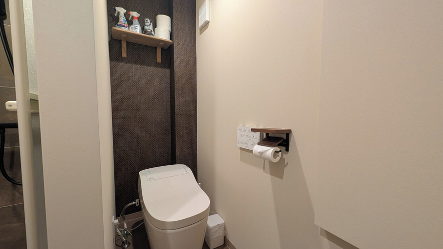 Bathroom 3, Dream Stays TSUKI, Osaka
