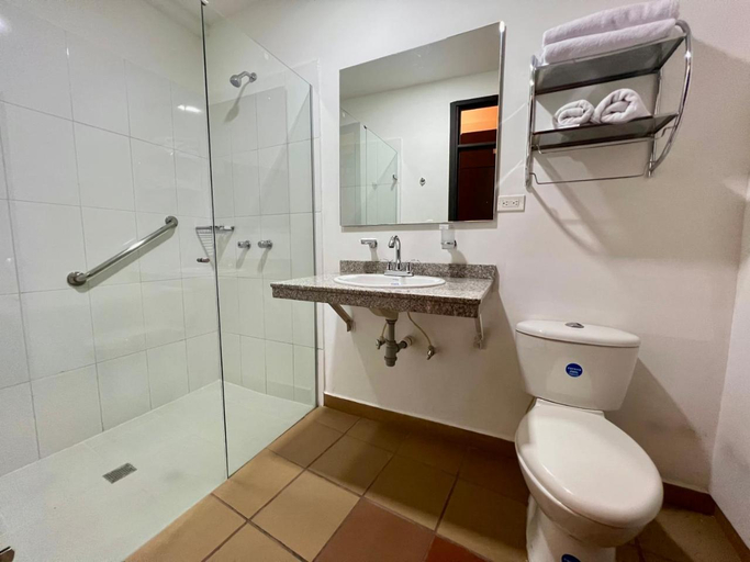 Bathroom 3, Hotel Boutique San Antonio, Santiago de Cali