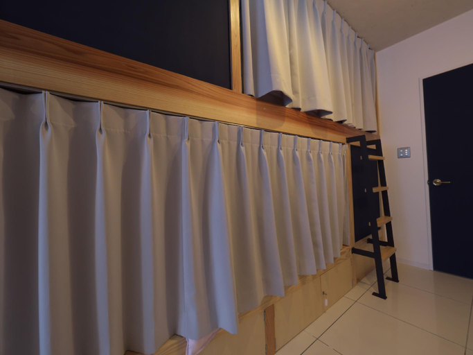 Others 4, Guesthouse Cosa, Saga