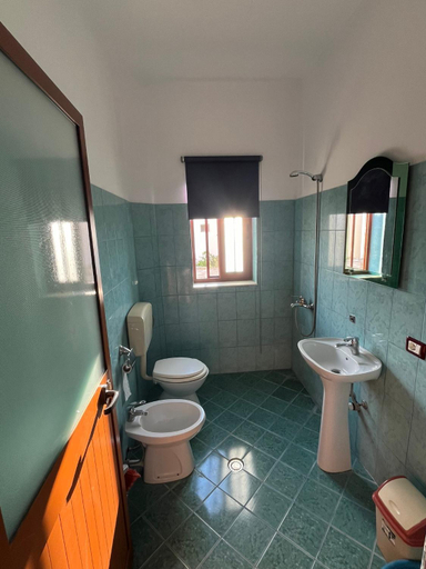 Bathroom 3, Residence Domus Aurea, Shkodrës