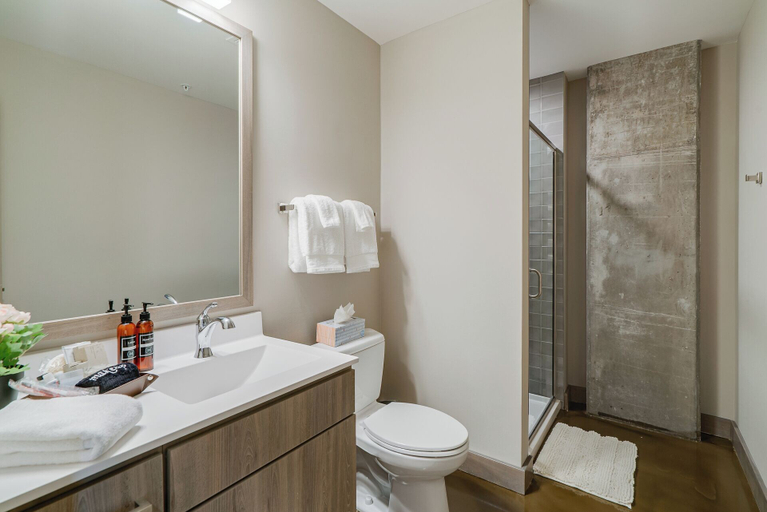Bathroom 3, Sable 506 - One Bedroom, Hennepin
