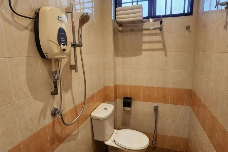 Bathroom, Eighteen Guesthouse, Kuantan