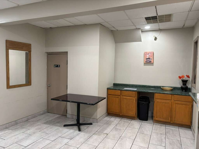 Interior 5, Riverfront Inn, Cumberland