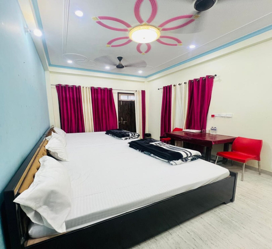 Room 5, Vandana Palace, Faizabad