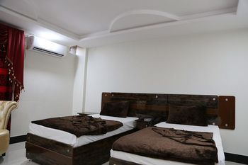Others 3, Hotel Shanghai, Lahore