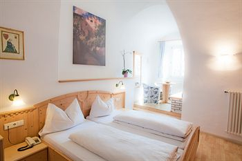 Guestroom 4, Walther von der Vogelweide, Bolzano