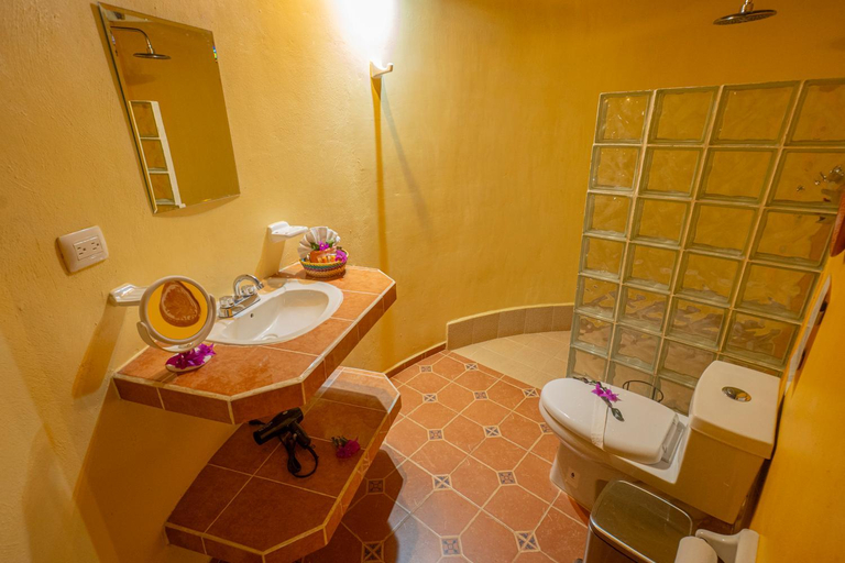 Bathroom 4, The Pickled Onion Hotel & Restaurant Uxmal, Ticul
