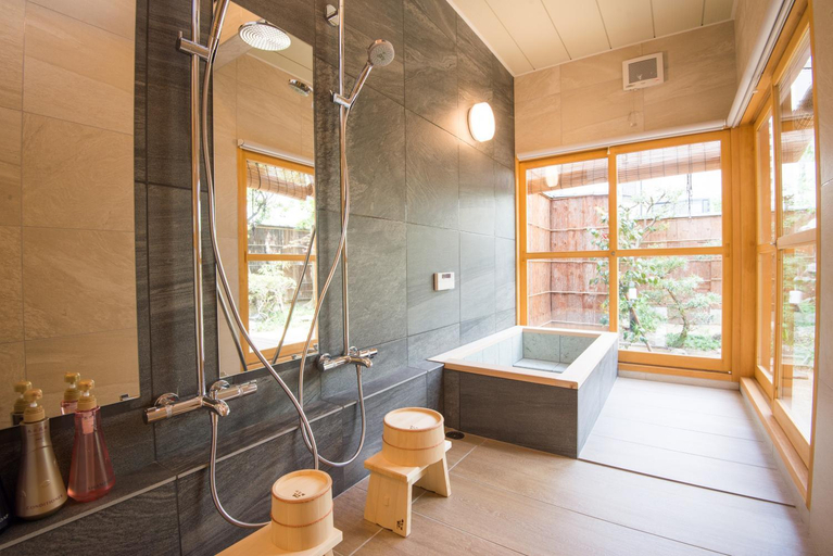 Bathroom 3, Gen Bishamon, Kyoto