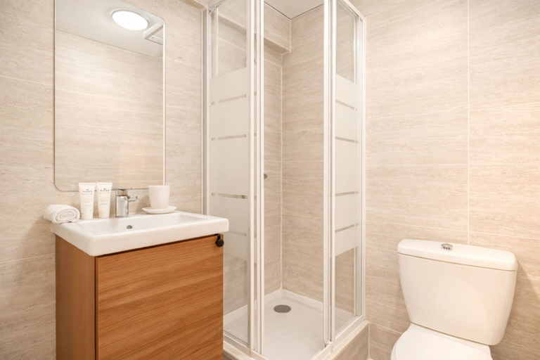 Bathroom 4, 1601 Dumont, Paris