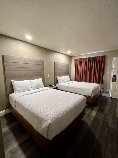 Bedroom 4, River Inn Motel, Bexar