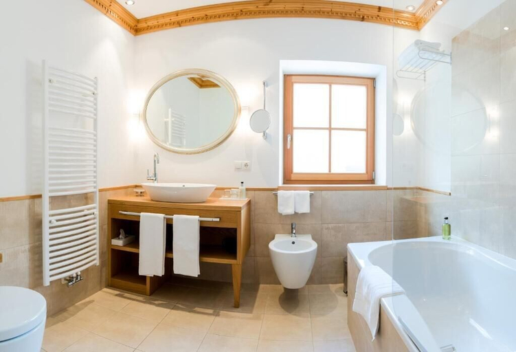 Bathroom 5, Vitalhotel Dosses, Bolzano