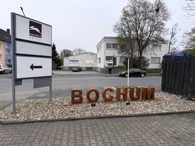 Others 2, bon marche hotel Bochum, Bochum