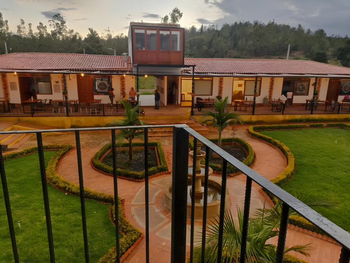 Others 3, Hotel y Centro Comercial El Valle del Pliosaurio, Villa de Leyva
