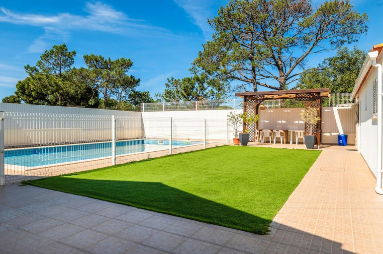 5, Solar do Castelo Villa with Pool and Private Studio, Albufeira