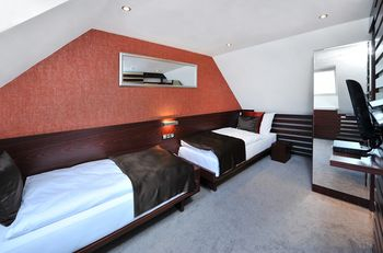 Others 5, Hotel BEIGLI y Jardín, Bratislava I